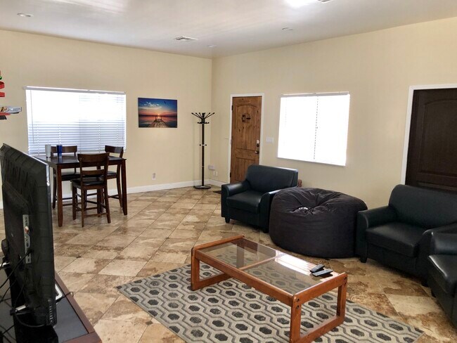 Building Photo - 9041 Cattaraugus Ave