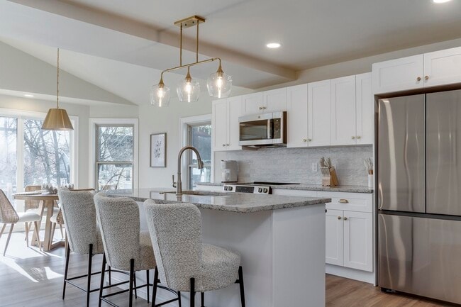 Building Photo - 7223 University Ave