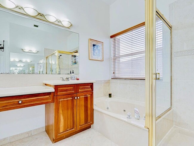 Building Photo - 4910 SW 163rd Ave