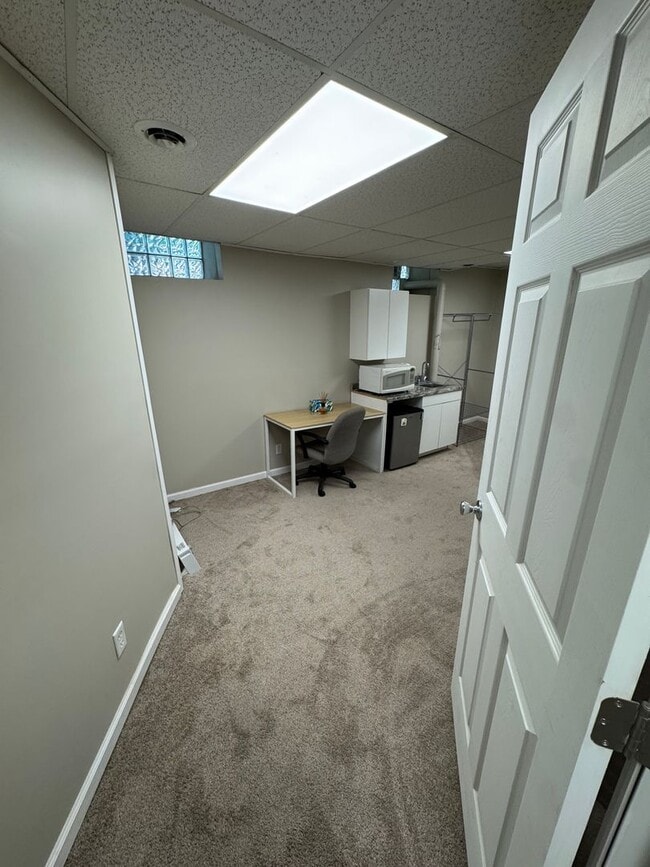 Building Photo - 5 Bedroom 2.5 Bath in Squirrel Hill