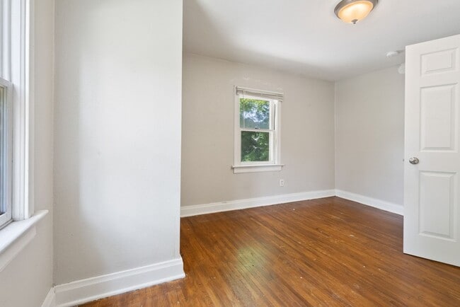 Building Photo - 1317 State St