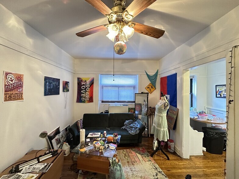 Building Photo - 3034 N Halsted St