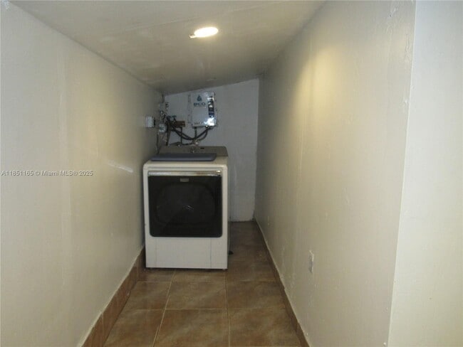 Building Photo - 6550 McKinley St