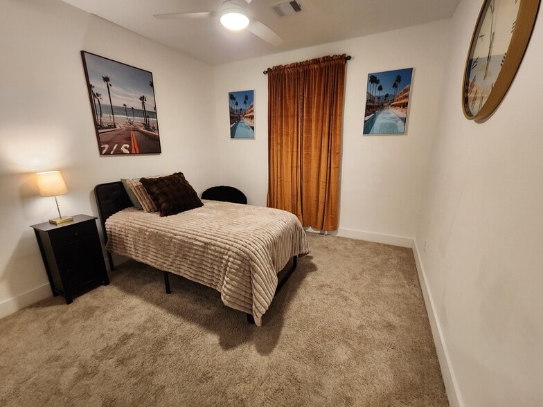 Building Photo - 5316 East Side Ave