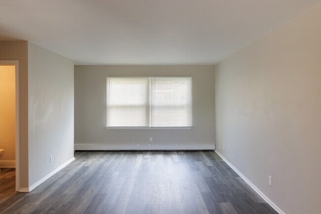 Building Photo - 3026 W Iona Terrace