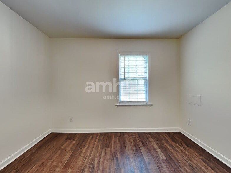 Building Photo - 718 Barrocliff Rd