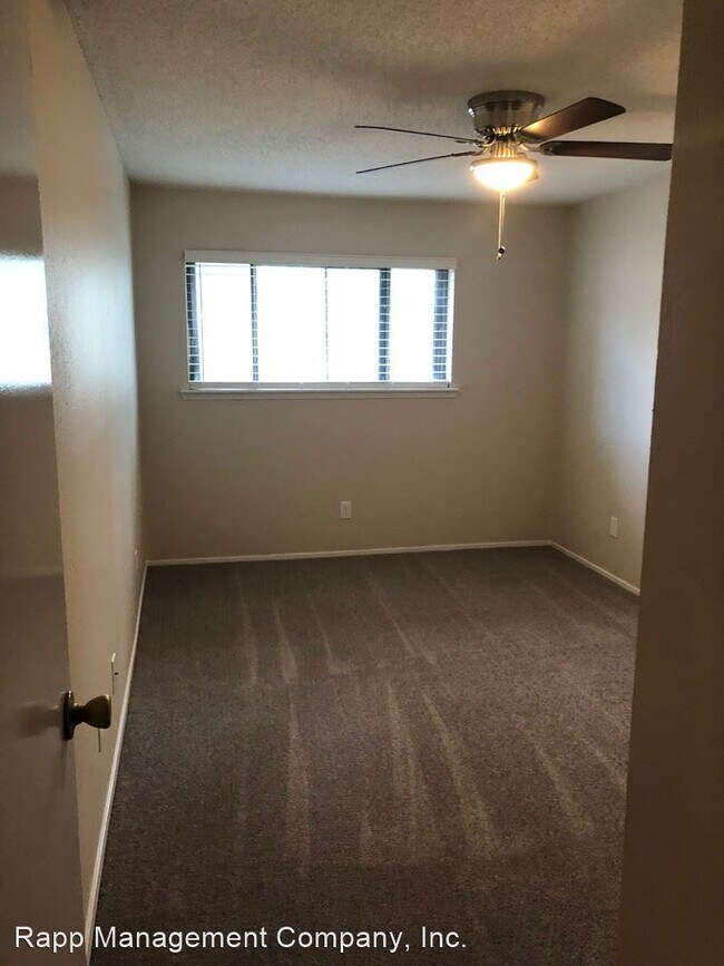 Building Photo - 2 br, 1.5 bath House - 7084 N Holiday Drive