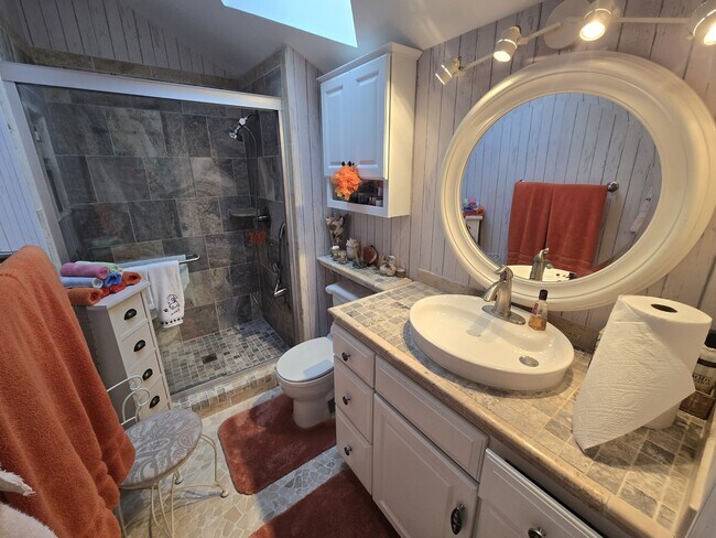 Building Photo - 2717 Seashore Cove