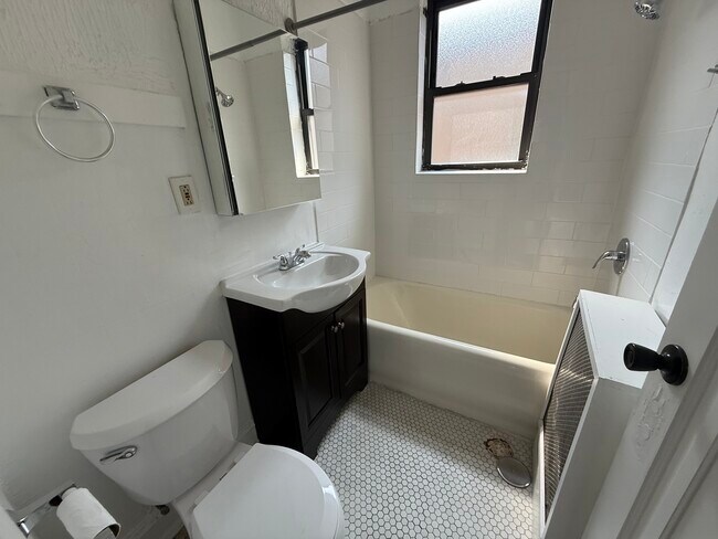 Building Photo - 5250 S Drexel Ave