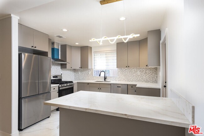 Building Photo - 14843 Morrison St