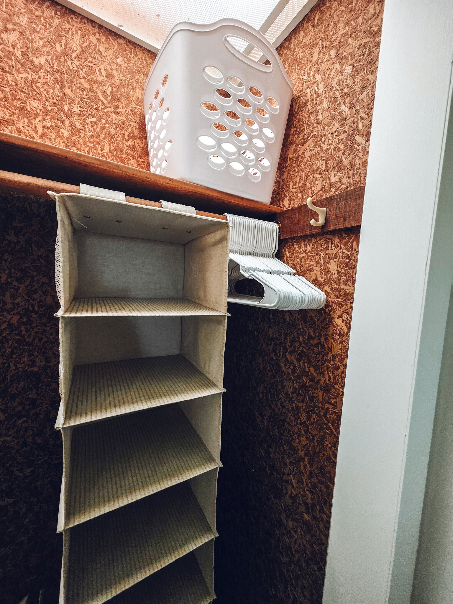 Building Photo - 1008 W Singing Woods Rd