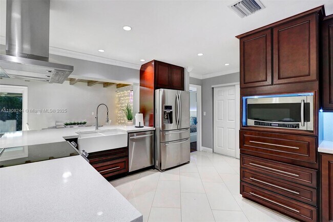 Building Photo - 1804 SW 102nd Ct