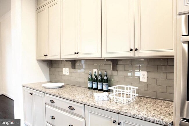 Building Photo - 23017 Sullivans Cove Sq