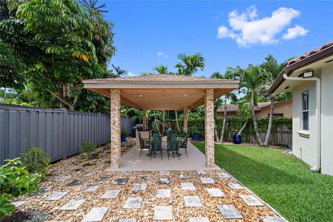 Building Photo - 5751 SW 59th Pl