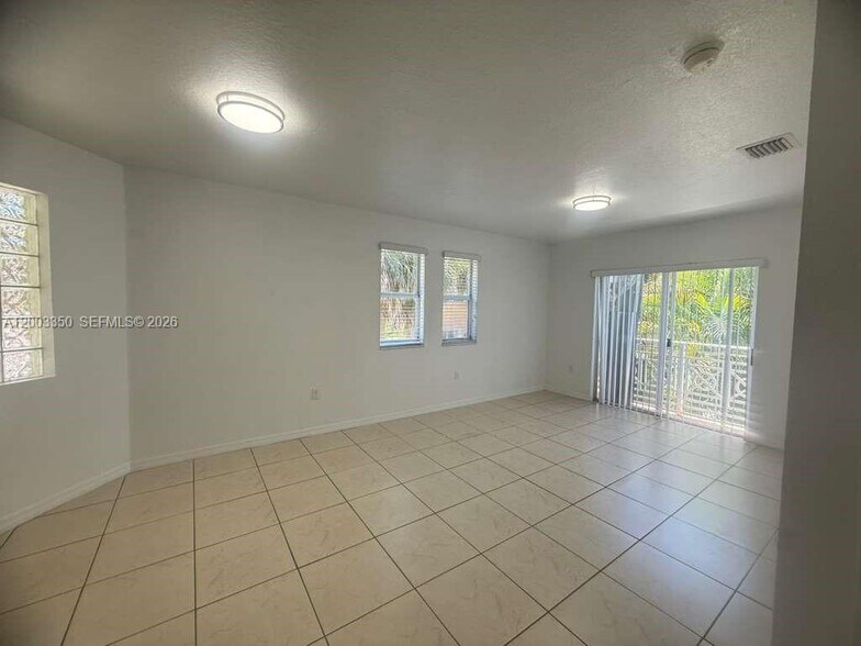 Building Photo - 8802 NW 109th Ct