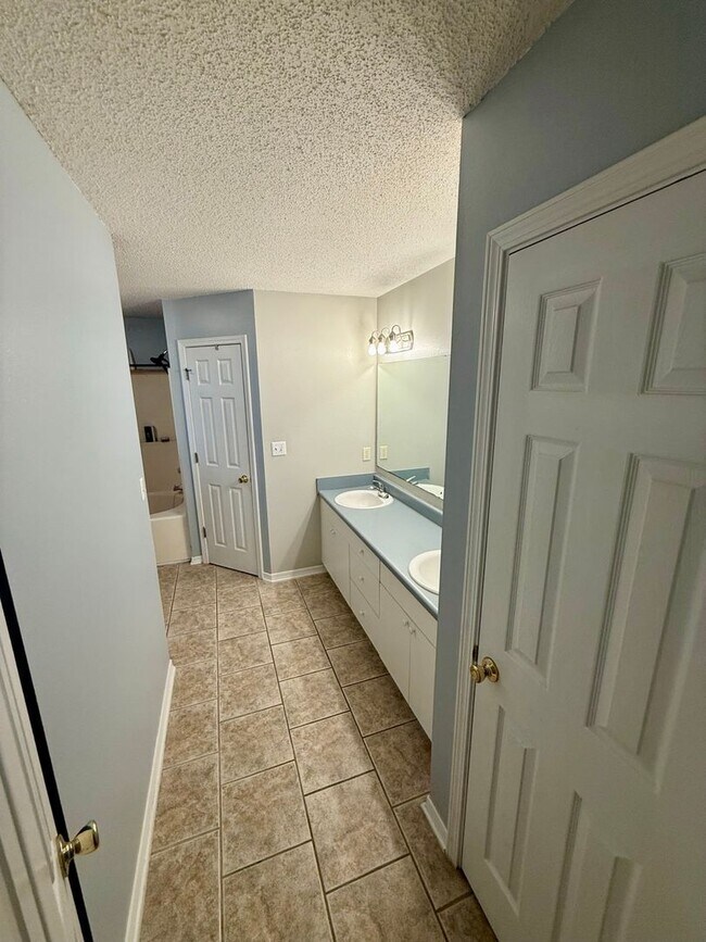 Building Photo - Your Own Backyard Oasis – 3 Bedroom Pool Home in South Crestview!