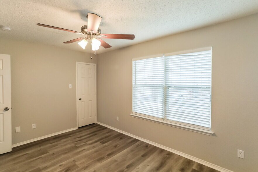 Building Photo - 10173 Chapel Springs Trail