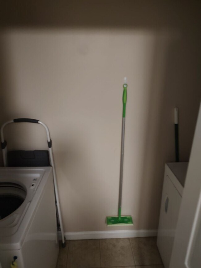 Building Photo - Westbury Estates #316