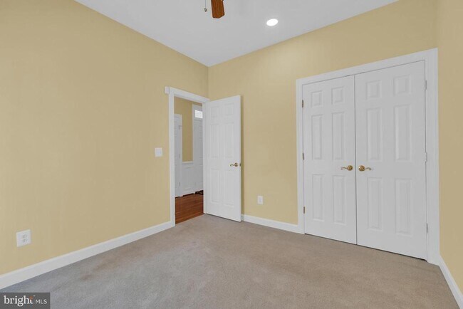 Building Photo - 46855 Willowood Pl
