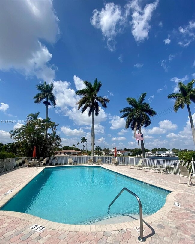 Building Photo - 1881 Middle River Dr