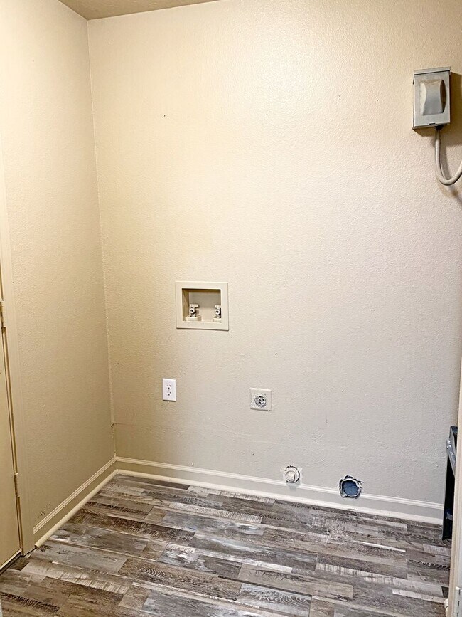 Building Photo - 1750 10th St