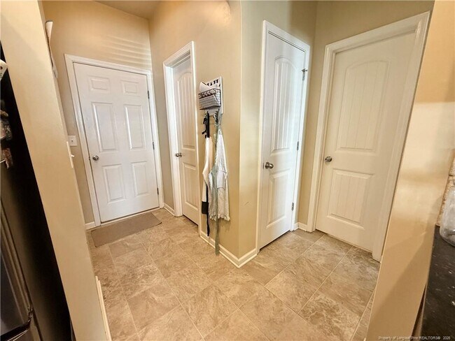 Building Photo - 642 Regimental Dr