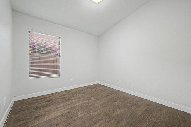 Building Photo - 4309 E Abraham Ln