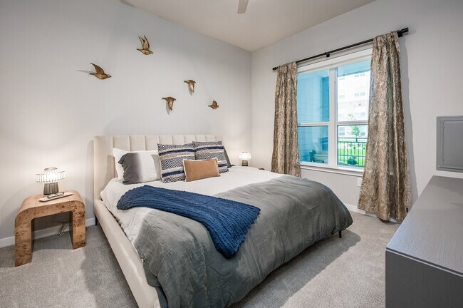 Building Photo - Receive a $500 GC! Lease Today!