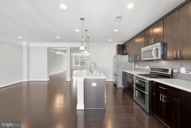 Building Photo - 43976 Vaira Terrace
