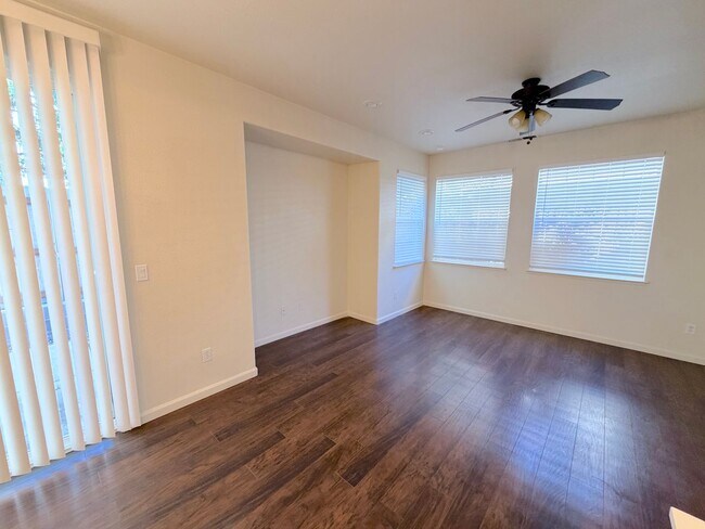 Building Photo - 5704 Golden Eagle Dr