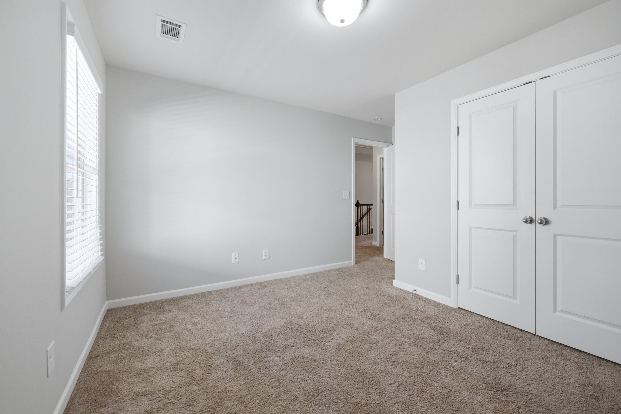 Building Photo - 327 Cashes Ct