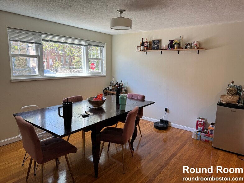 Building Photo - 137 Glenville Ave