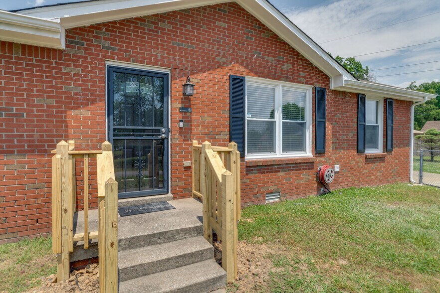 Building Photo - 323 Carter Rd