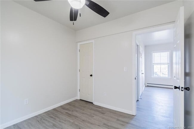 Building Photo - 31 Willetts Ave