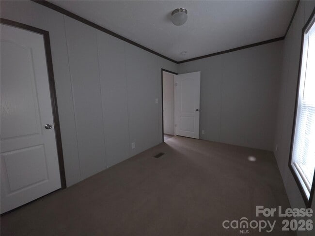 Building Photo - 152 Songbird Ln