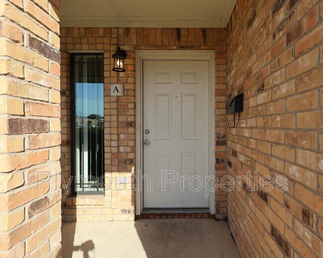 Building Photo - 1809 N W S Young Dr