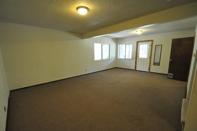 Building Photo - 23660 Ontario Dr
