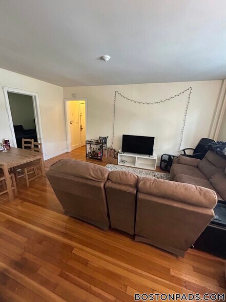 Building Photo - 1607 Commonwealth Ave