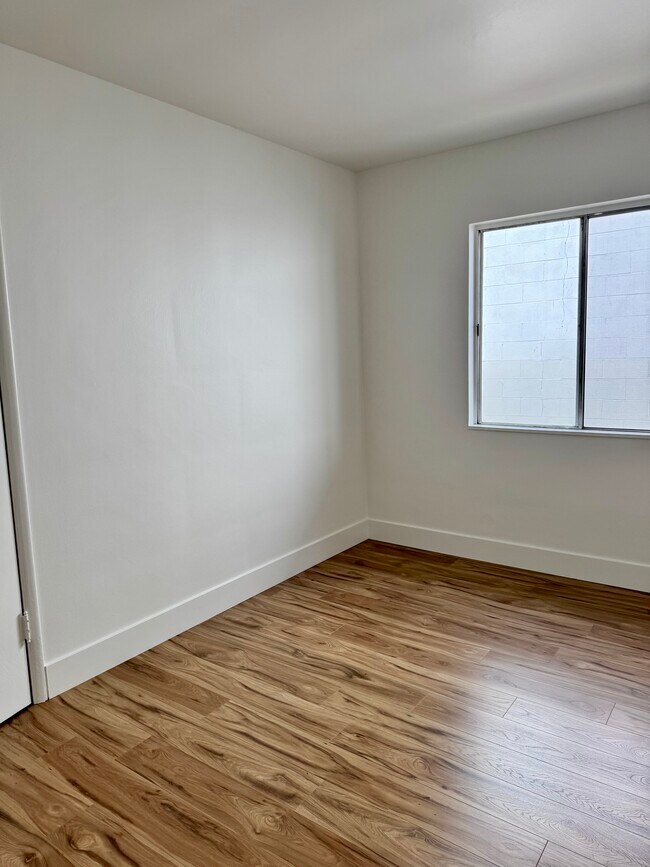 Building Photo - 13429 Beach Ave