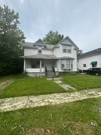 Building Photo - Section 8 Accepted - Spacious 4br/2ba Home