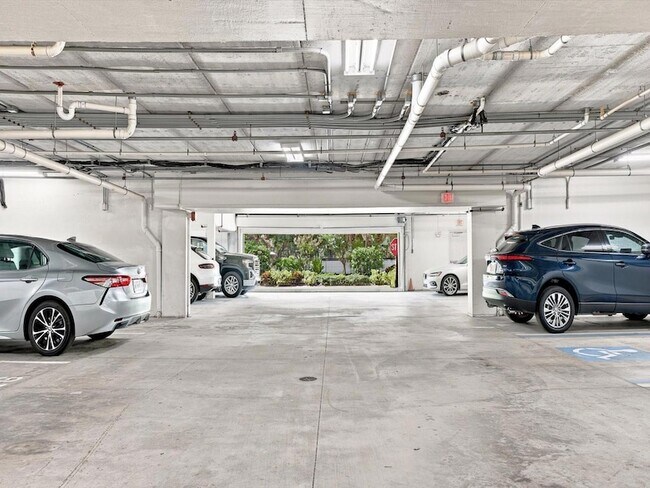 Building Photo - 5122 Manorwood Dr