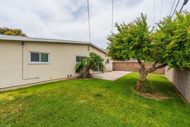 Building Photo - West Torrance 4 bedroom 2 bath