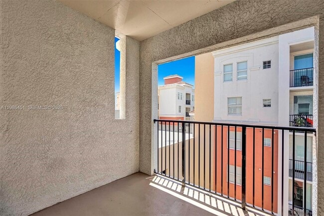 Building Photo - 17150 N Bay Rd