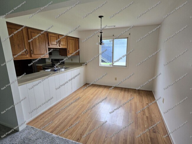 Building Photo - 1315 Brookside Dr