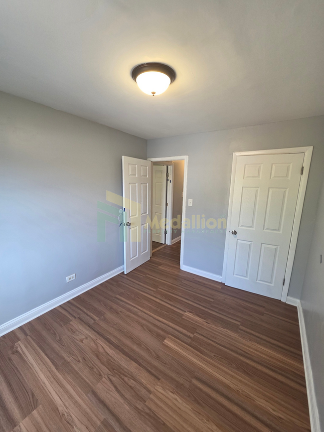 Building Photo - 1702 W Edmaire St
