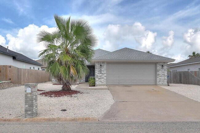 Primary Photo - 14905 Dasmarinas Dr