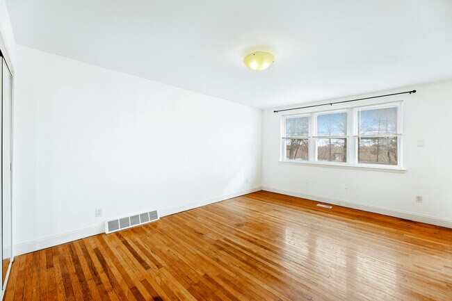 Building Photo - 12450 Knights Rd