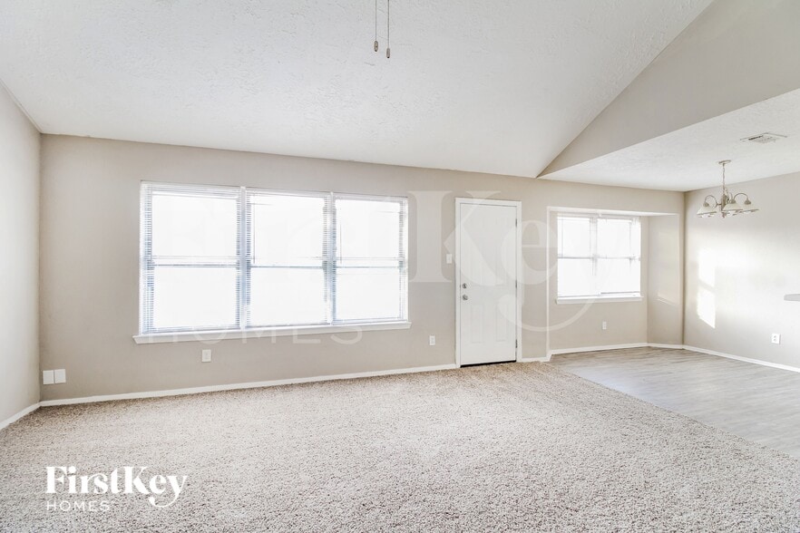 Building Photo - 9806 Charmont Rd