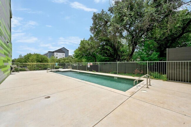 Building Photo - 4004 Banister Ln