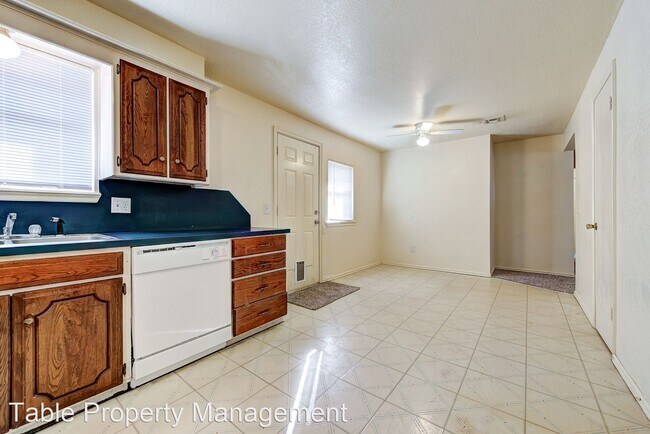 Building Photo - 5316 S Briarwood Dr